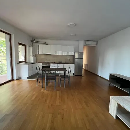 Comfort And Quiet In Centre *